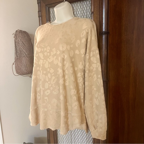 Entro Animal Print Top - Picture 2 of 7